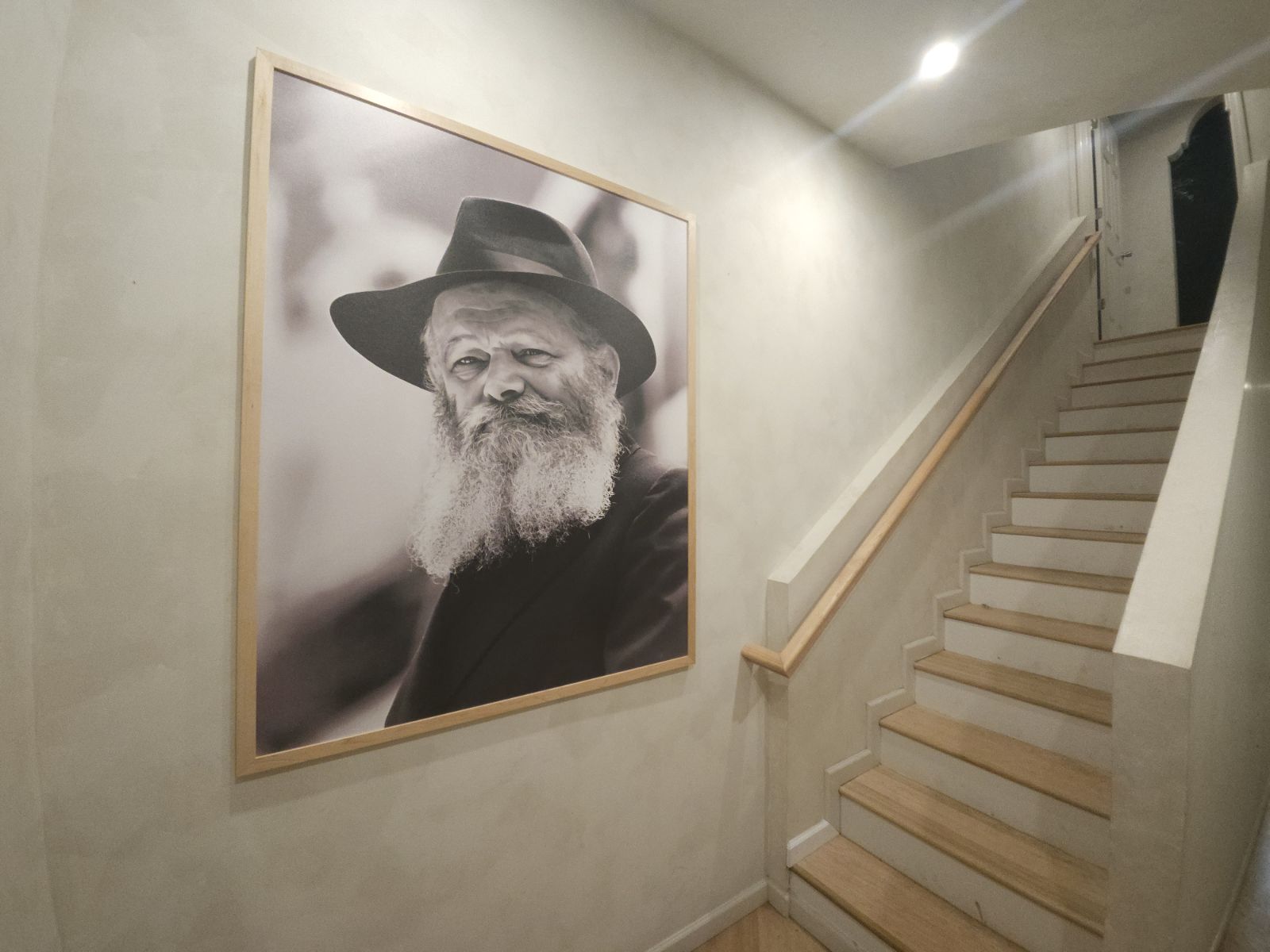 Rebbe-print on canvas